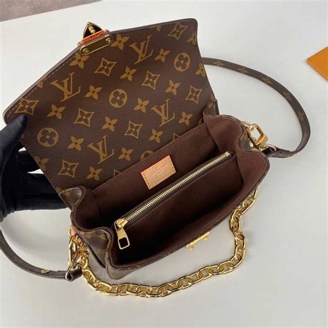 LV Pochette Metis East West มือสอง.